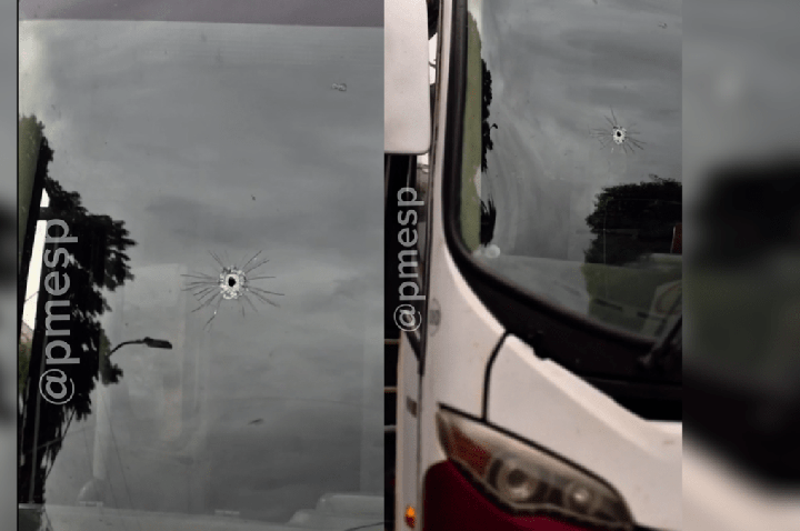 Homem é preso após manter 12 reféns em ônibus no interior de SP