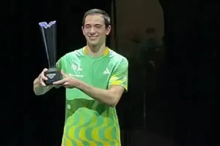 Hugo Calderano é campeão do WTT em São José