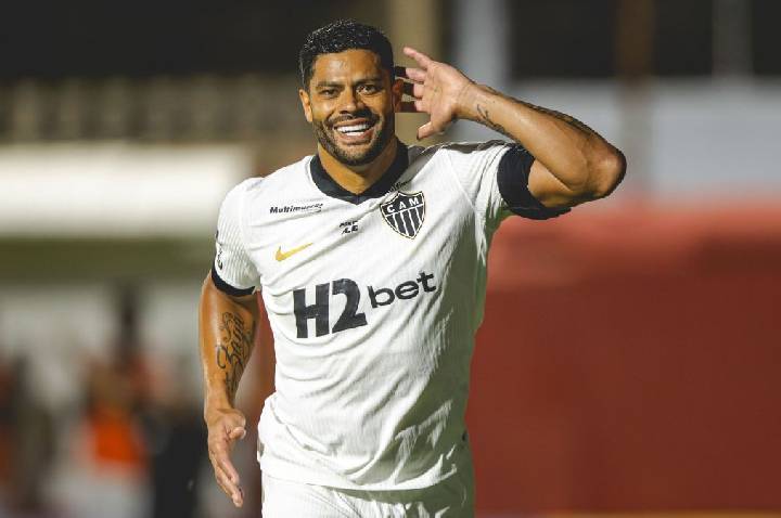 Hulk volta a negociar com Fluminense e deve deixar o Atlético
