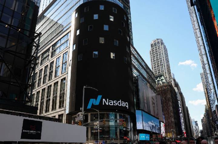 IA tem nova crise e Nasdaq cai mais de 6% em semana turbulenta