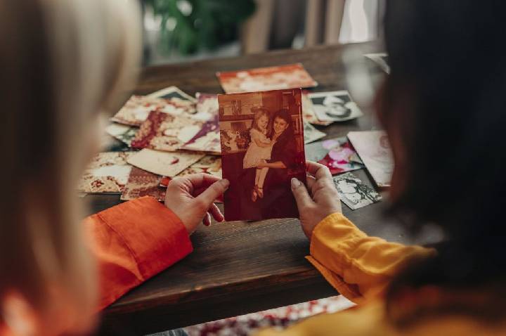 IA transforma fotos antigas em presente personalizado para o Dia das Mães