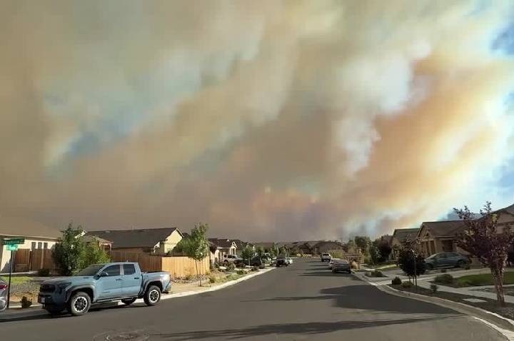Incêndio em Nevada, nos EUA, leva governador a declarar emergência