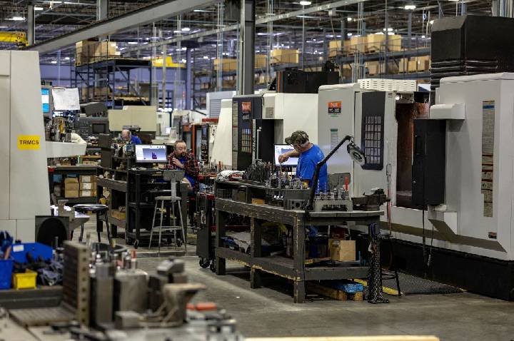 Indústria dos EUA cresce em junho, aponta PMI