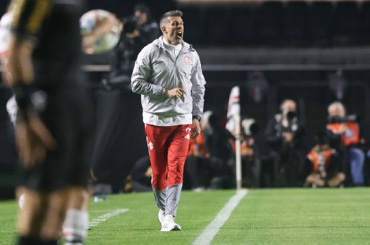 Inter: Pezzolano admite “desespero” e vê cenário difícil no Brasileirão