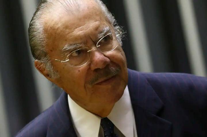 Internação do ex-presidente José Sarney em hospital paulista