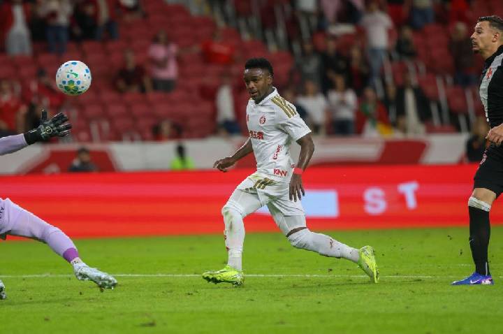 Internacional goleia Vasco no Beira-Rio com brilho de Carbonero e Bernabei