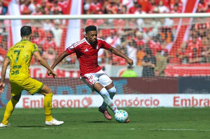 Internacional perde para o Mirassol e se aproxima do Z-4 do Brasileirão