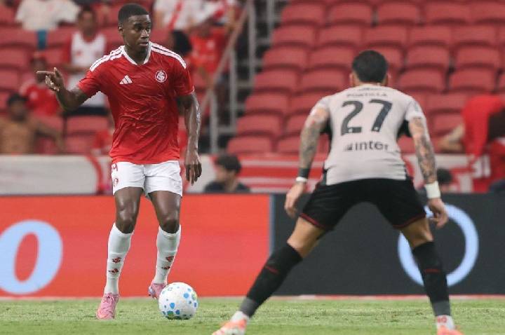 Internacional toma decisão sobre utilização de Félix contra o Corinthians