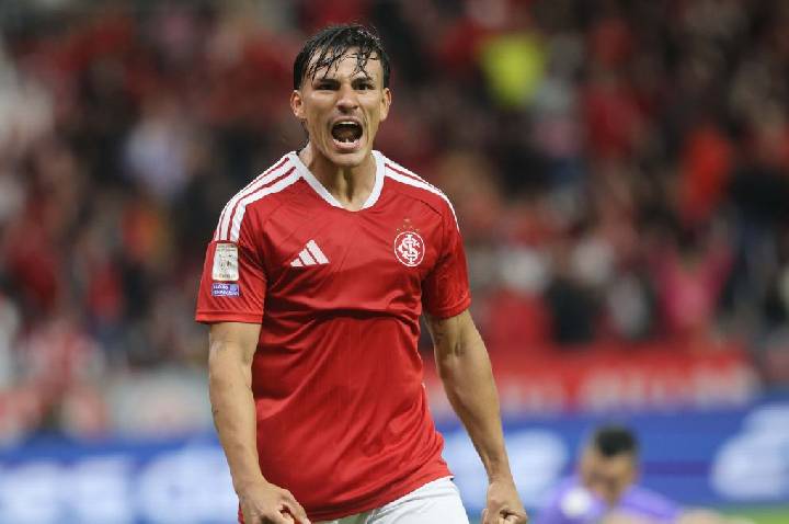 Internacional vence Fluminense e deixa Z4 do Campeonato Brasileiro