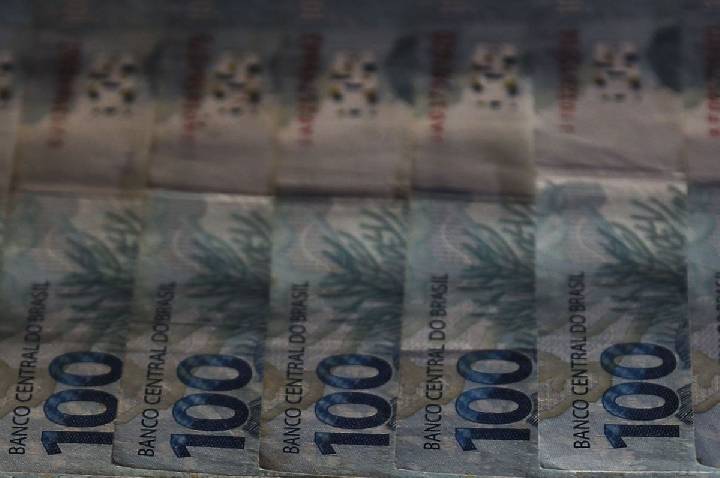 IPCA abaixo do esperado faz títulos prefixados dispararem