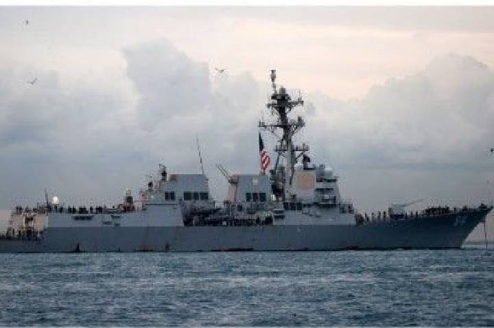 Irã afirma que impediu a entrada de navios americanos no Estreito de Ormuz