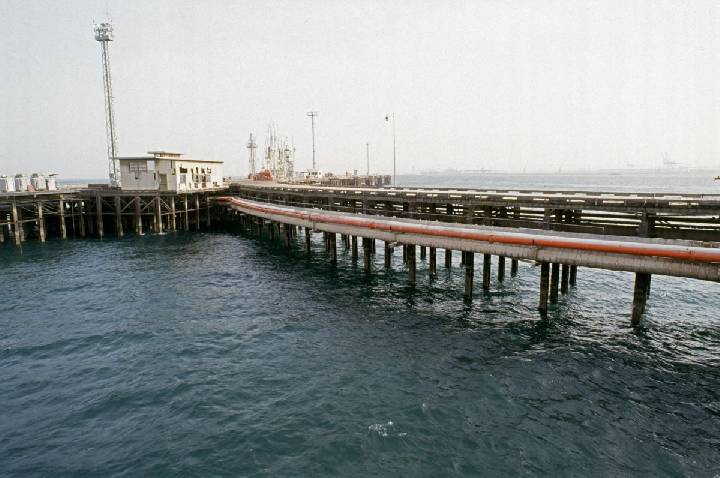 Irã ameaça a produção de petróleo de países do Golfo