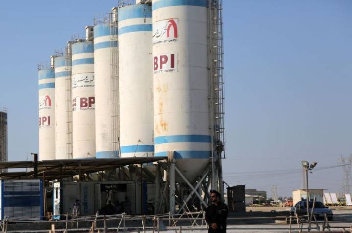 Irã e Rússia trabalham em ampliação de usina nuclear, diz agência