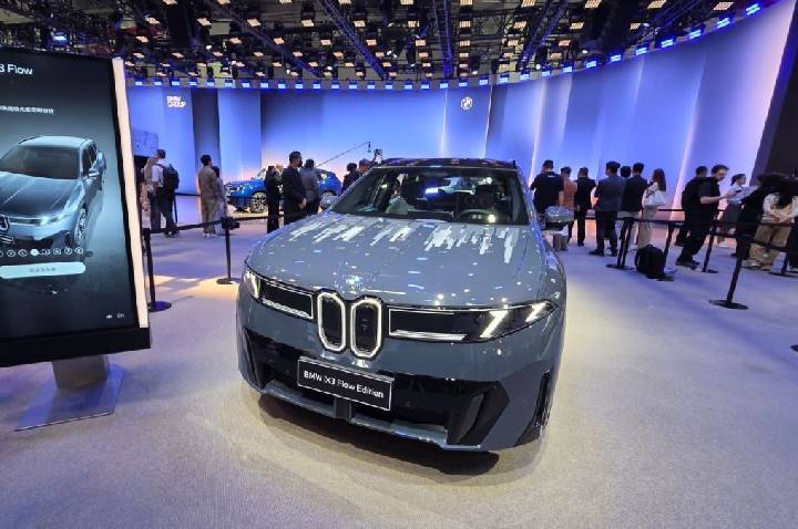 ix3 Flow Edition: BMW cria carro que muda a cor do capô