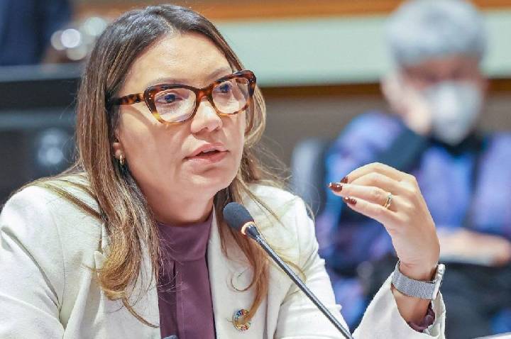 Janja vai a evento contra feminicídio em estratégia por eleitorado feminino