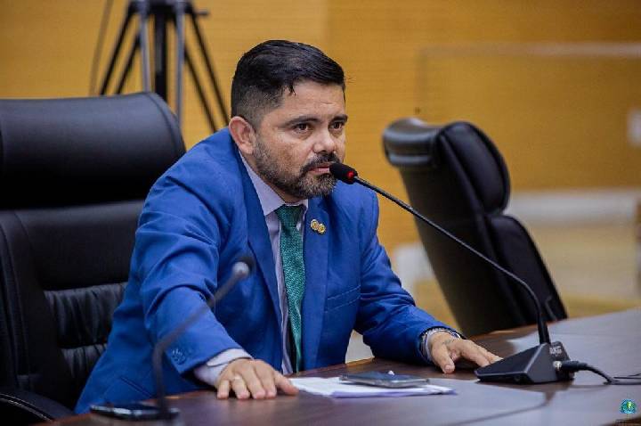 Jesuino Boabaid apresenta PEC que permite acúmulo de funções para policiais e bombeiros militares de Rondônia