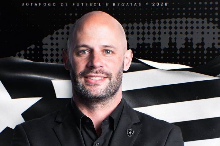 Jornalistas criticam Botafogo por Franclim Carvalho: “Não é treinador”