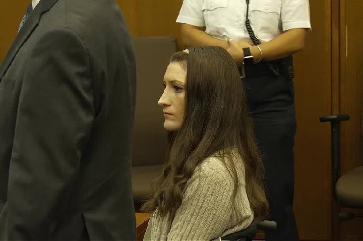 Julgamento de Lindsay Clancy termina sem veredito após impasse do júri