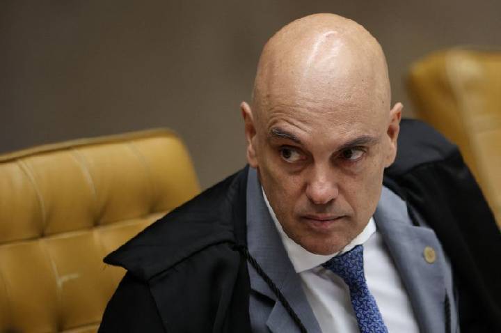 Juristas veem risco a sigilo da fonte em decisão de Moraes