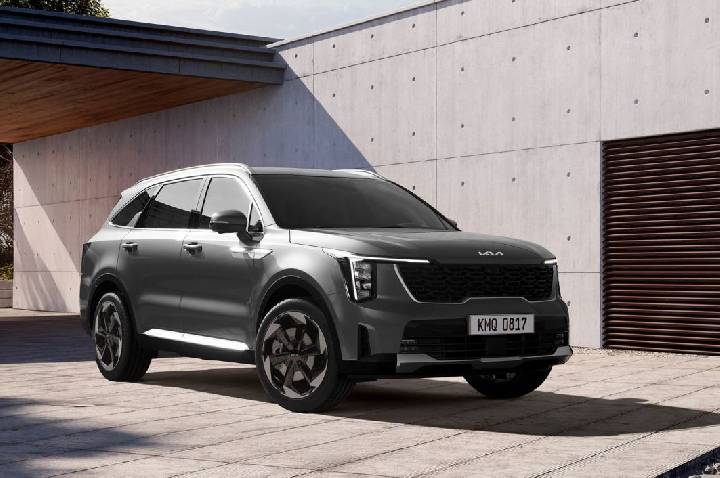 Kia Sorento passa por segundo corte e acumula R$ 55 mil de desconto