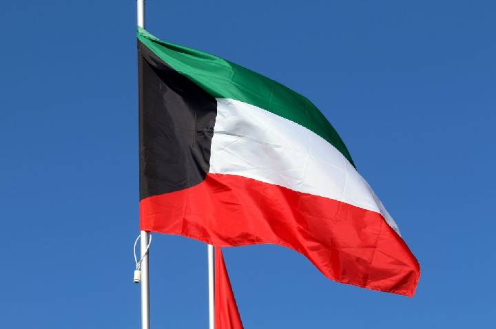 Kuwait aciona defesas aéreas devido a ataques de mísseis e drones