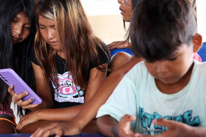 Lei que aumenta punição a crimes digitais contra crianças é sancionada
