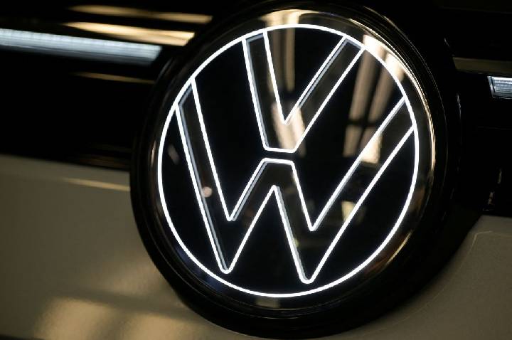Líder alemão pede esforços conjuntos para solucionar crise da Volkswagen