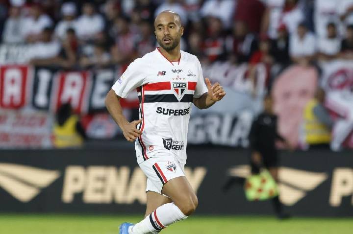 Lucas Moura está fora do restante da temporada do São Paulo; entenda