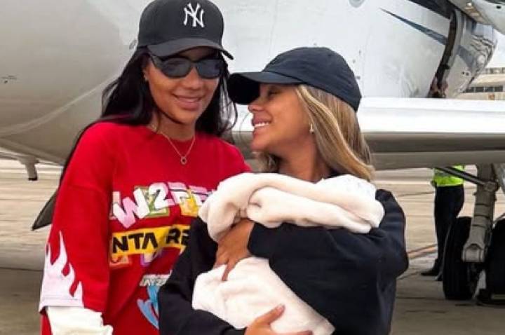 Ludmilla e Brunna mostram pintura de Dia das Mães feita pela filha Zuri