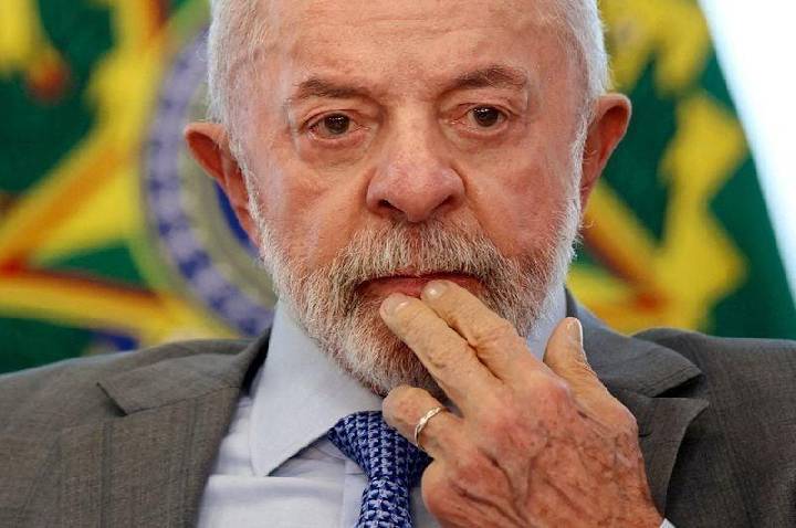 Lula considera afastamento de Andrei como inadequado, mas recomenda cautela na resposta