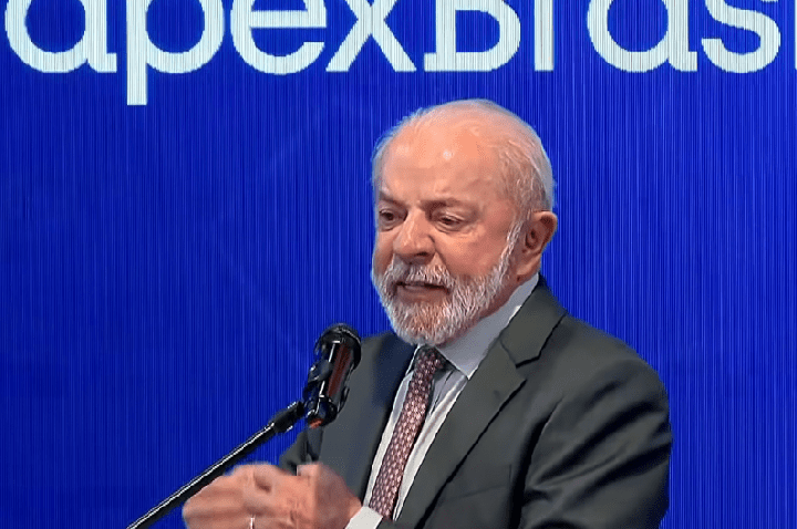 Lula diz não acreditar que Irã esteja preparando bomba atômica