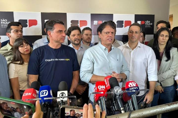 Lula é “mercadoria vencida” e apresenta “sinais de fadiga”, diz Flávio