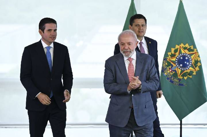 Lula não deve comparecer em evento que reúne Fachin, Alcolumbre e Hugo