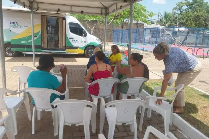 Mais de 190 atendimentos realizados na Praça CEU pela ação CadÚnico no Seu Bairro