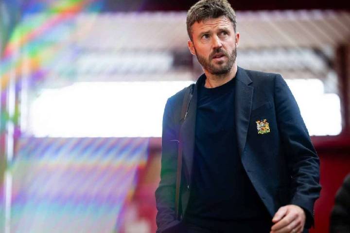 Manchester United: Carrick aprova janela apesar de menor investimento