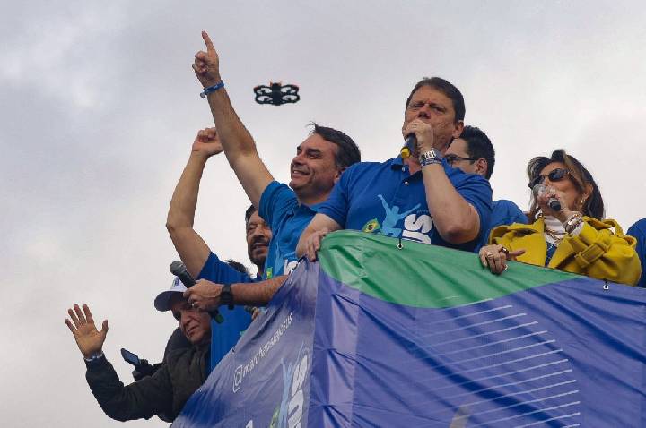 Marcha para Jesus tem Flávio, Tarcísio e Messias em trio no centro de SP