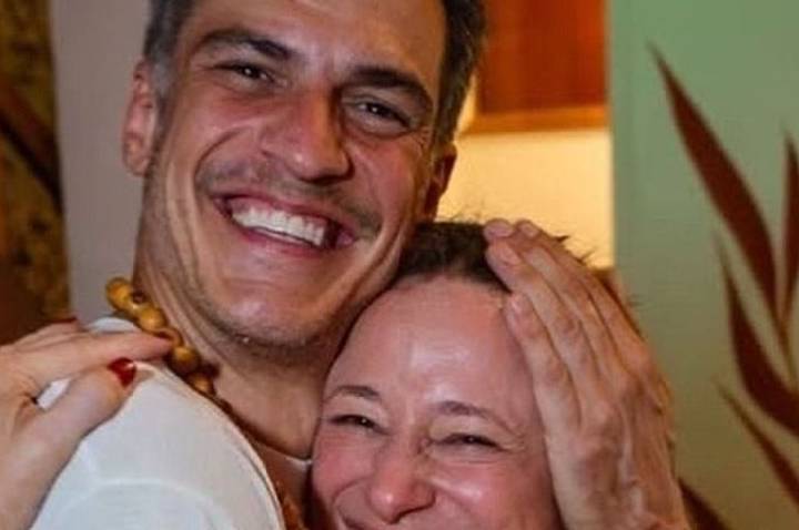 Mateus Solano celebra aniversário da ex após fim de casamento de 17 anos