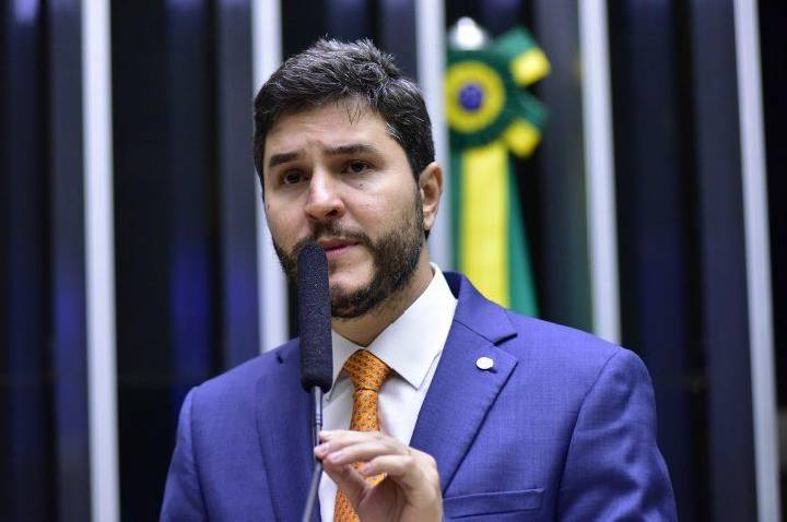 Maurício Carvalho defende investigação sobre Moraes e afirma que ninguém está acima da lei