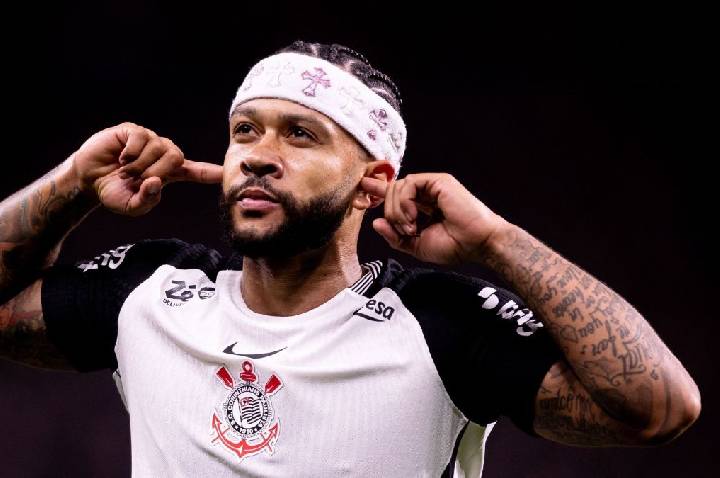 Memphis entra em último mês de contrato pelo Corinthians; veja cenário