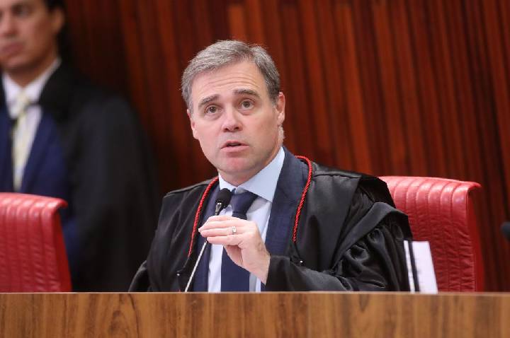 Mendonça derruba sigilo de pagamentos de Vorcaro