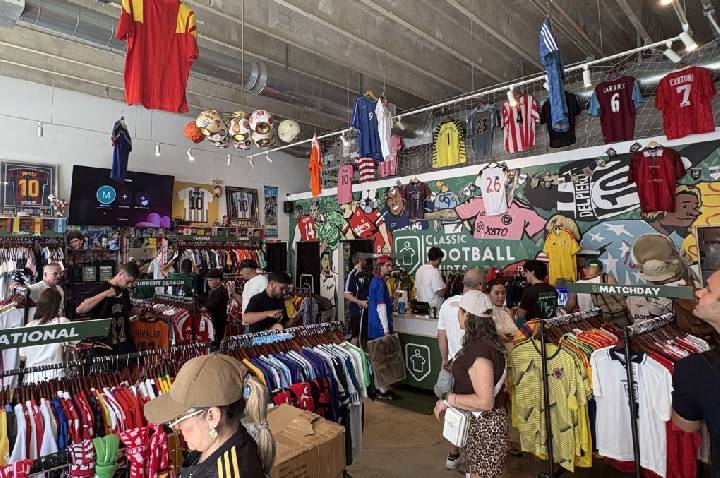 Messi? Em Miami, loja vende camisas raras de Ronaldo Fenômeno; veja valores