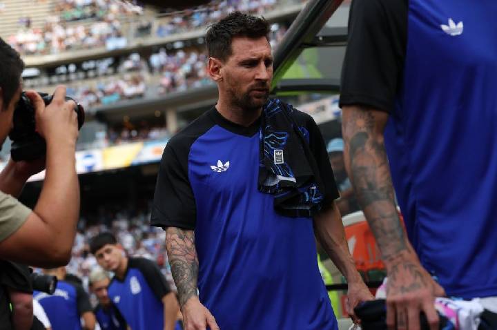 Messi evolui fisicamente e Argentina ganha reforços para estreia na Copa