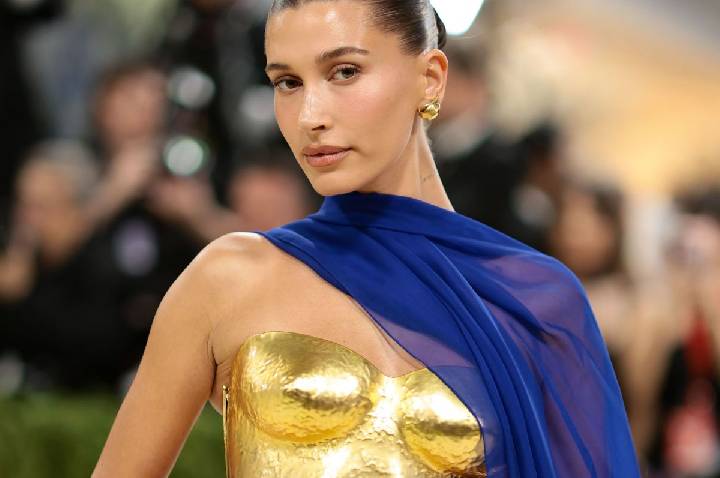 Met Gala 2026: Hailey Bieber aposta em look já usado por Gigi Hadid