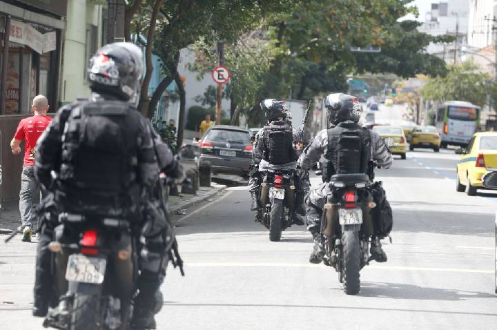 Metade dos brasileiros não se sentem seguros onde moram, diz pesquisa