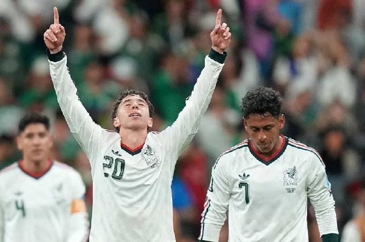 México aposta no fator casa e na defesa menos vazada da Copa contra Equador