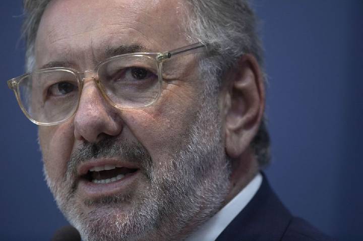 Ministro: EUA pediram abertura do setor químico e isenção para indústria
