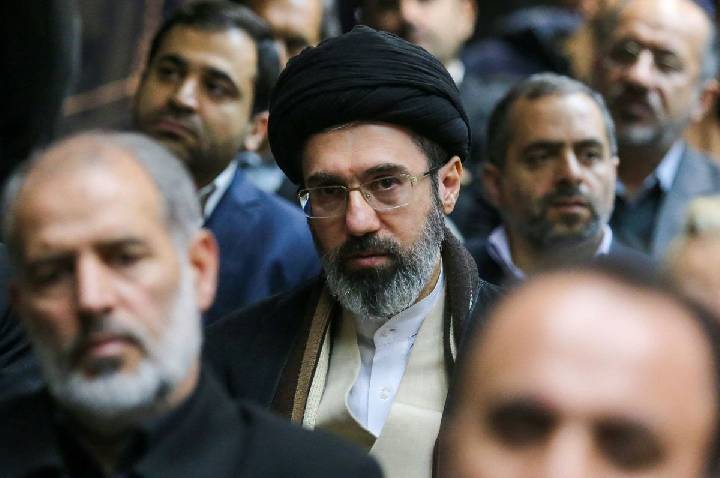 Mojtaba Khamenei diz que nova gestão de Ormuz “trará calma” para a região