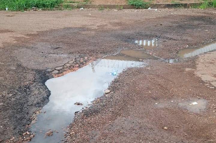 Moradores do Cidade Nova procuram gabinete de Márcio Pacele e solicitam melhorias em via do bairro