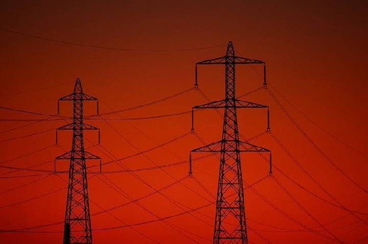 Moradores relatam falta de luz em diversas áreas de SP