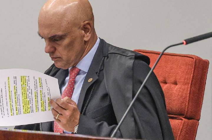 Moraes multa em R$ 5 mil advogado que tentou burlar sistema do STF